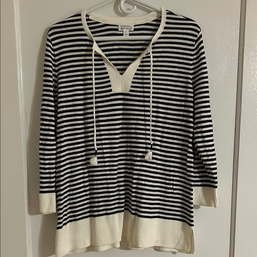Navy stripped sweater.